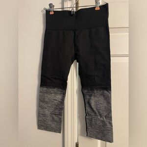 lululemon black & gray seamless leggings / size 4